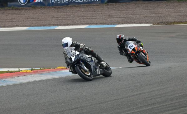 Quels sont les meilleurs dispositifs de sécurité pour les motos de course ?